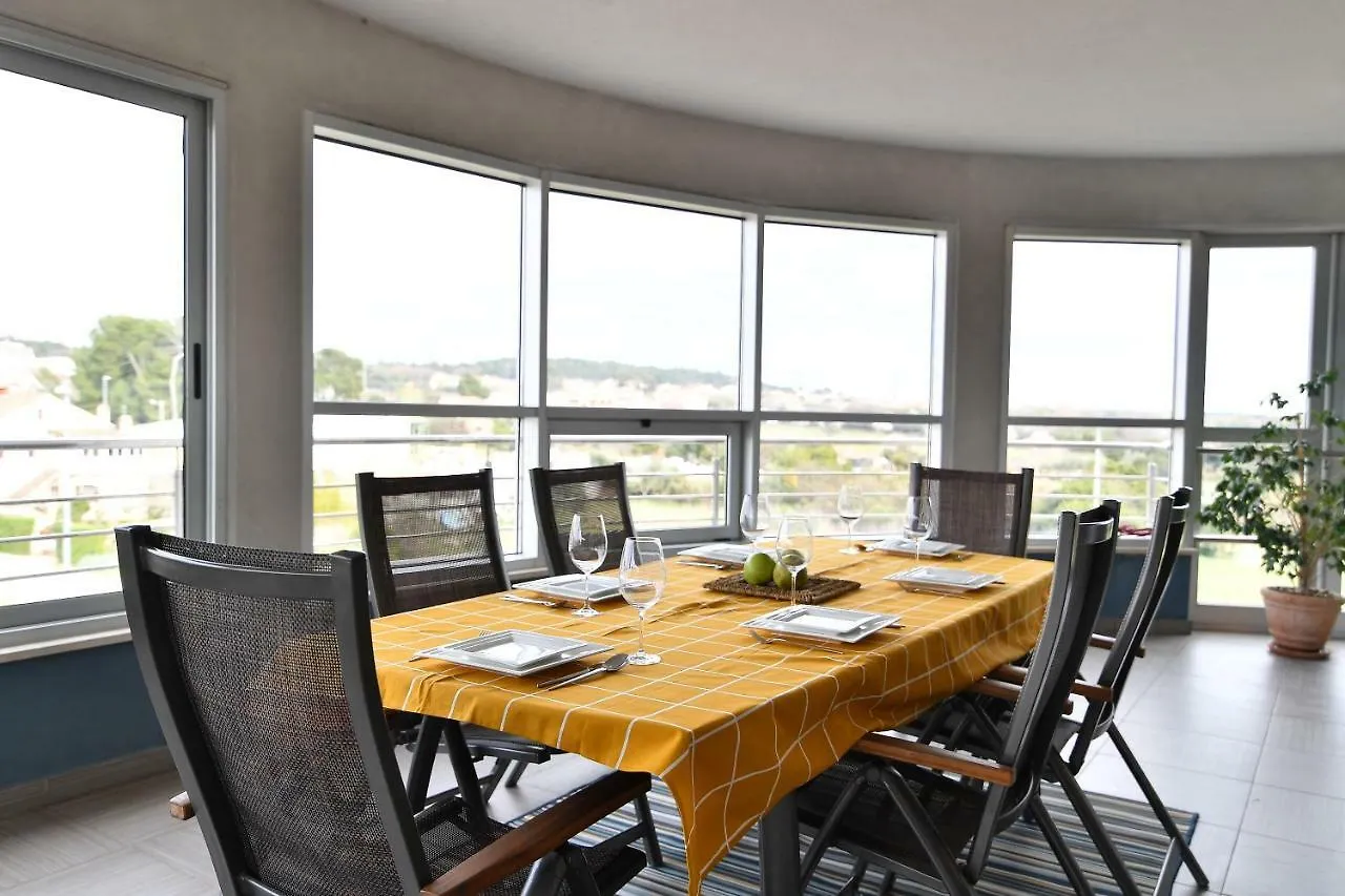 City Penthouse Vita Pula 0*,  Hırvatistan