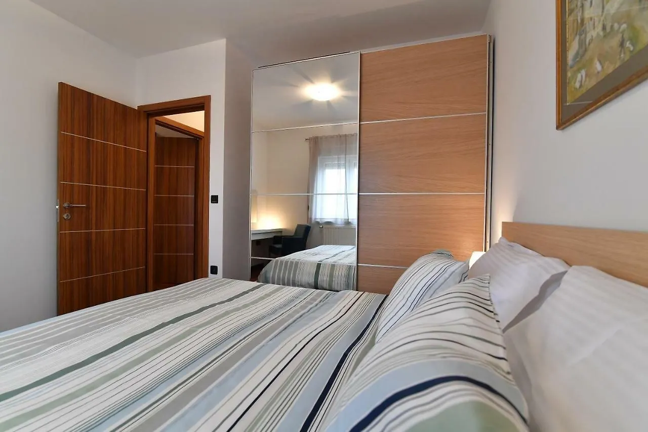 Daire City Penthouse Vita Pula