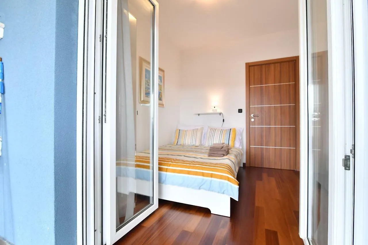 City Penthouse Vita Pula 0*,