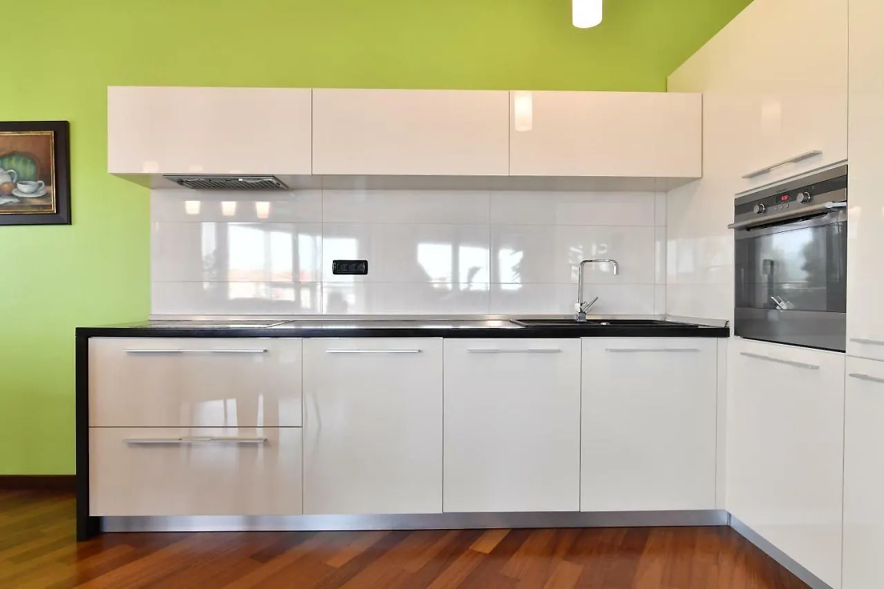 City Penthouse Vita Pula 0*,  Croatia