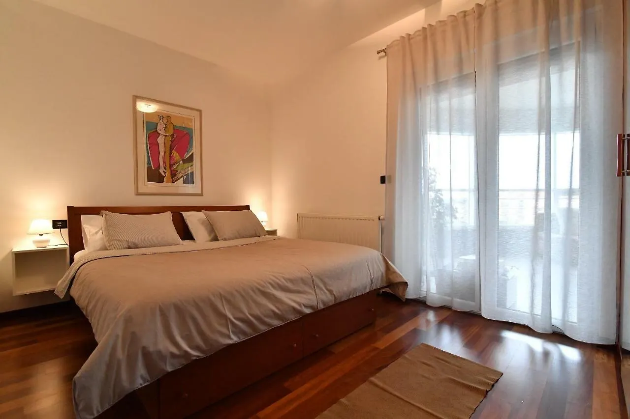 City Penthouse Vita Pula 0*,